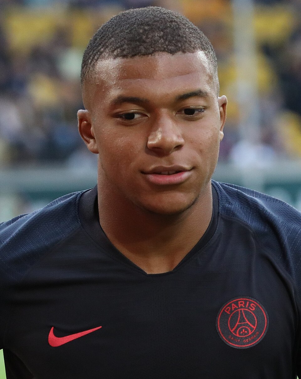 Mbappé au PSG : ce que représentent les 180 millions du transfert.