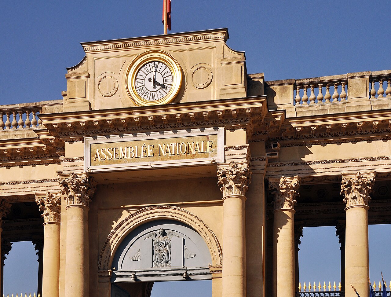 Façade de l'Assemblée nationale au Palais Bourbon, photographiée en septembre 2011