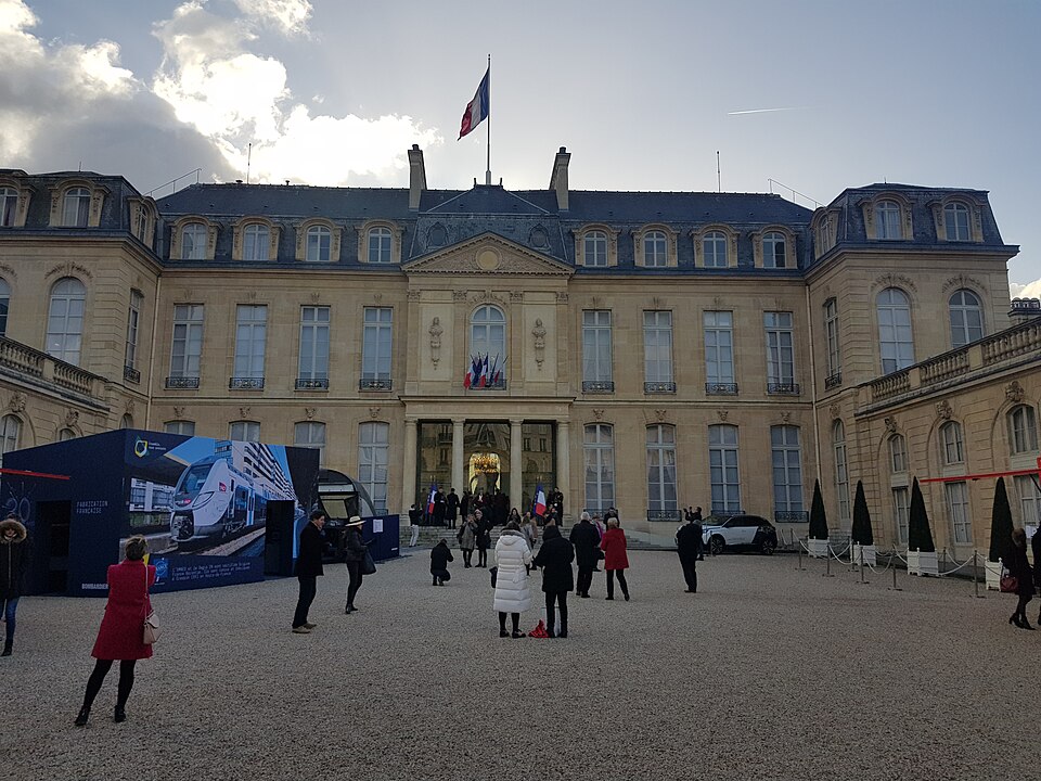 Façade du palais de l’Élysée depuis la cour d’honneur en janvier 2020